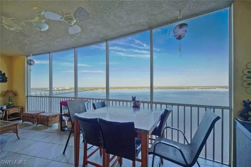 Picture of 2745 1St St 2004, Fort Myers FL 33916