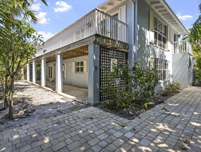 Picture of 924 Coquina Lane 3, Vero Beach FL 32963