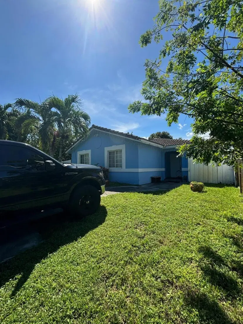 Picture of 1649 SW 28Th Ter, Fort Lauderdale FL 33312
