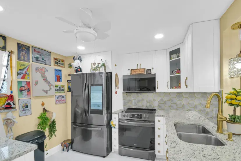 Picture of 2515 NE 1St Court 308, Boynton Beach FL 33435