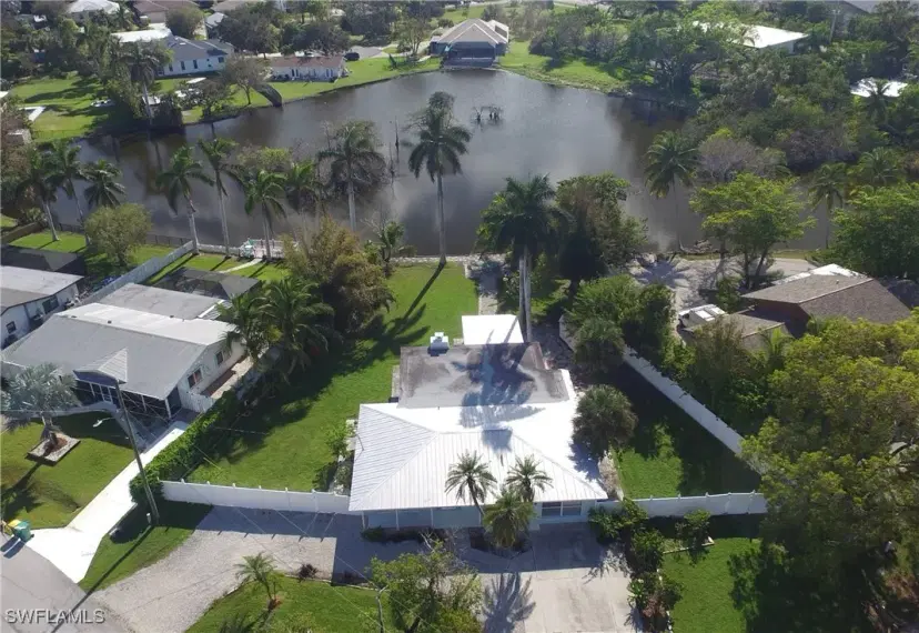 Picture of 22 Constitution Dr, Naples FL 34112