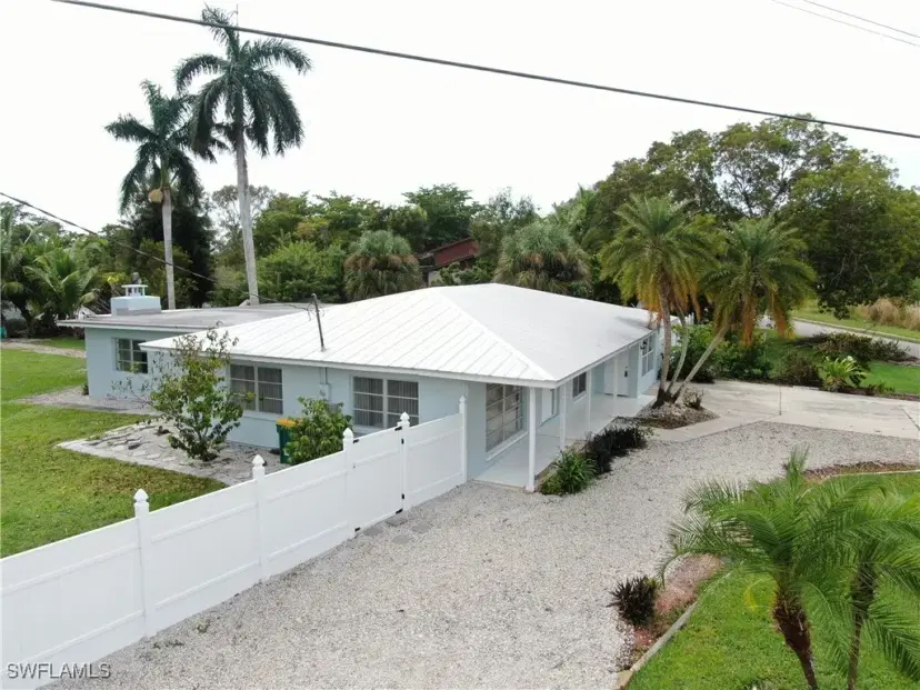 Picture of 22 Constitution Dr, Naples FL 34112
