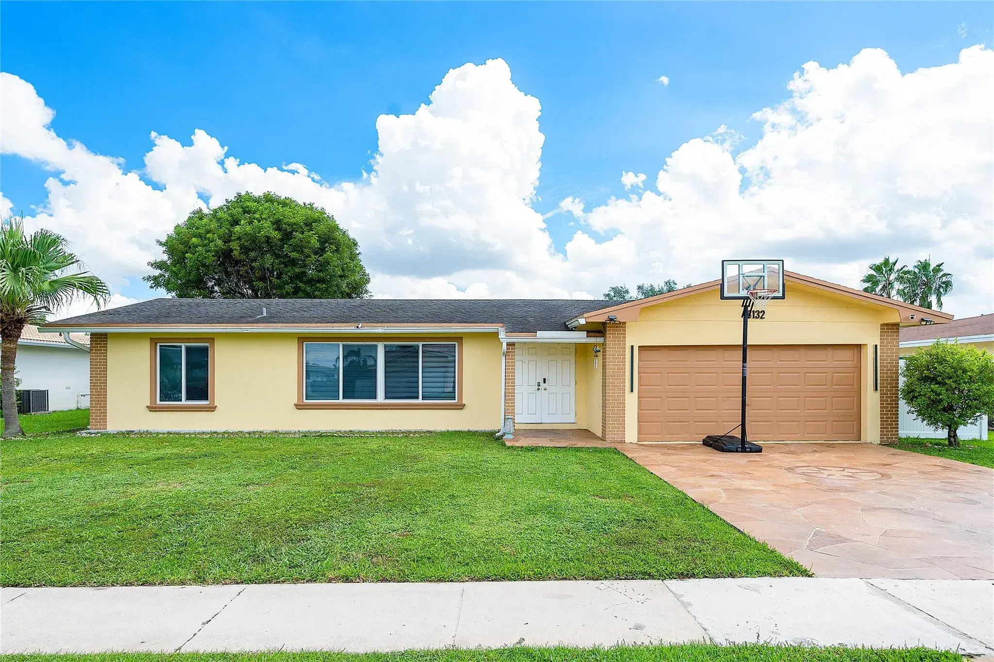 Picture of 8132 NW 67Th Ave, Tamarac, FL 33321