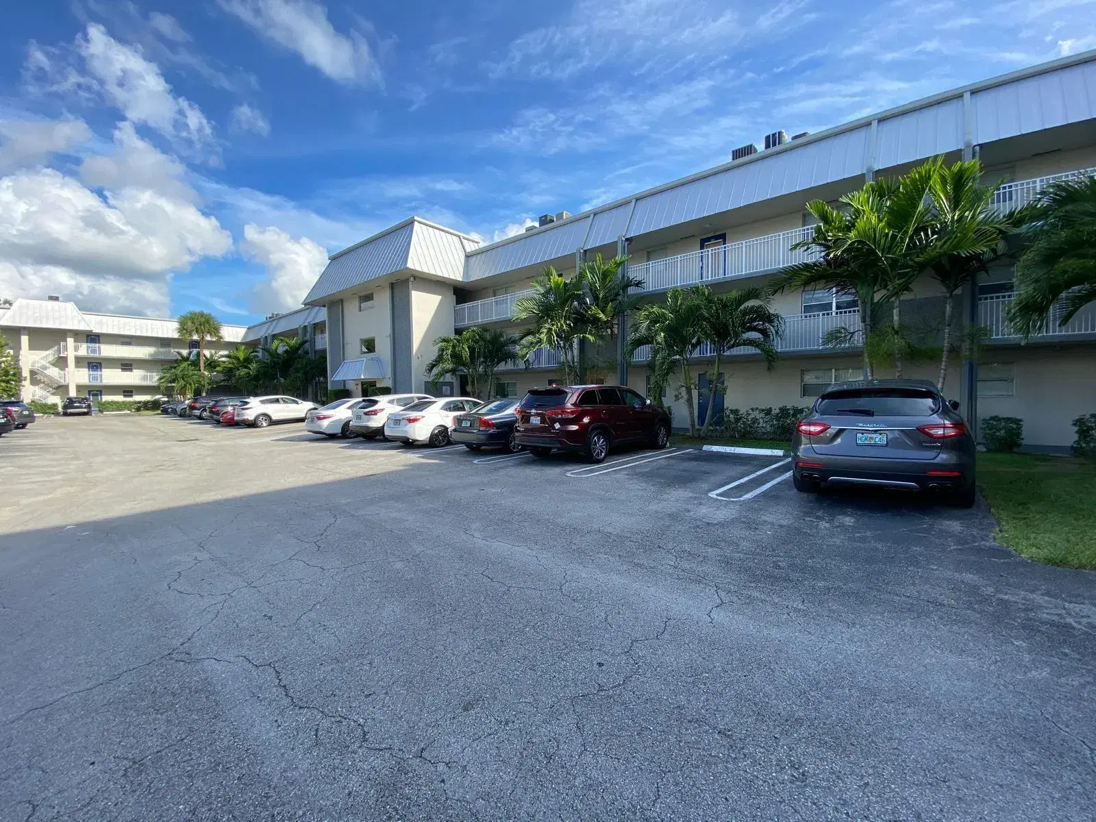 Picture of 2960 Riverside Dr 120, Coral Springs, FL 33065
