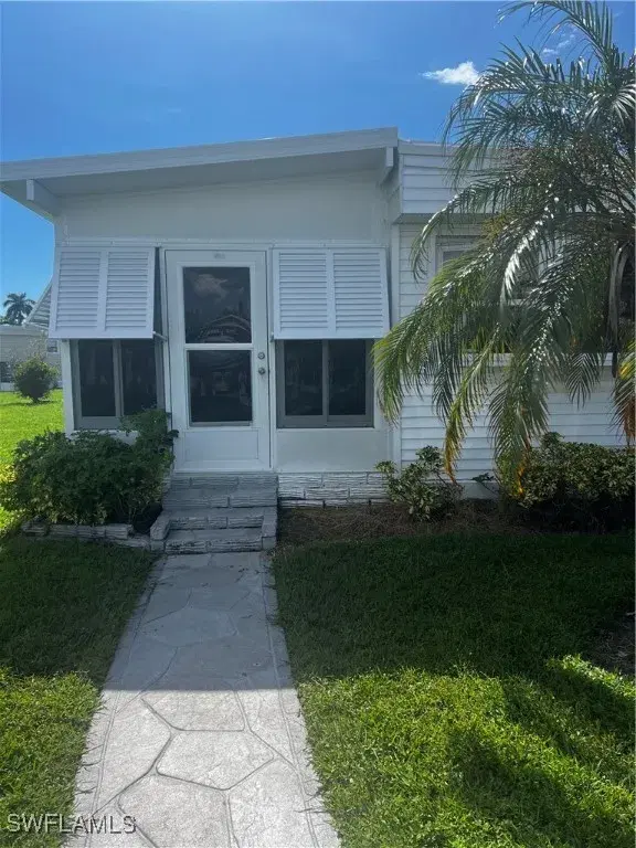 Picture of 11 Topaz Ln T-11, Naples FL 34112