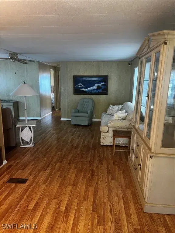 Picture of 11 Topaz Ln T-11, Naples FL 34112