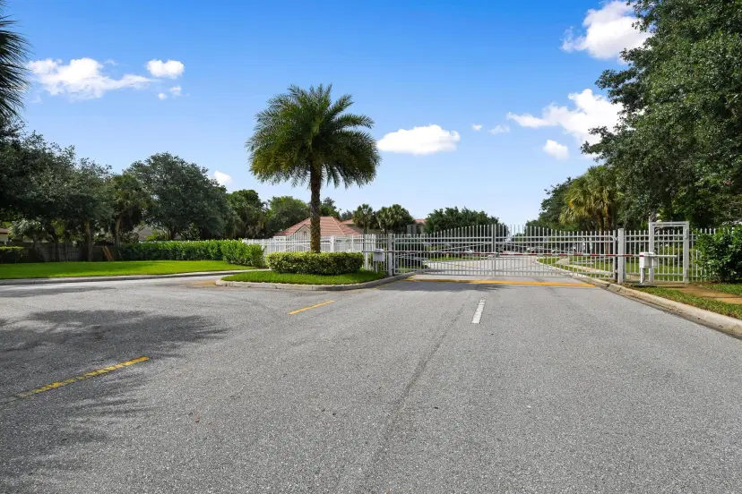 Picture of 4576 Thornwood Circle, Palm Beach Gardens FL 33418