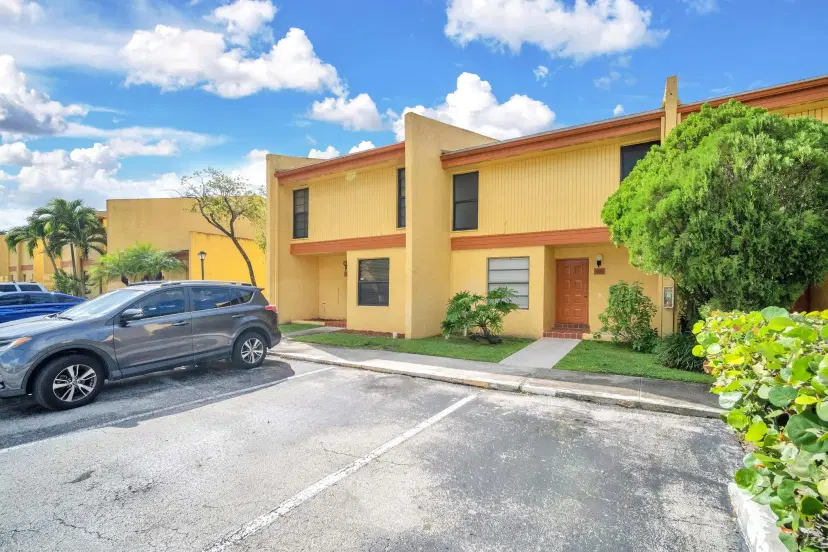 Picture of 1610 NW 93Rd Ave 303, Hollywood FL 33024