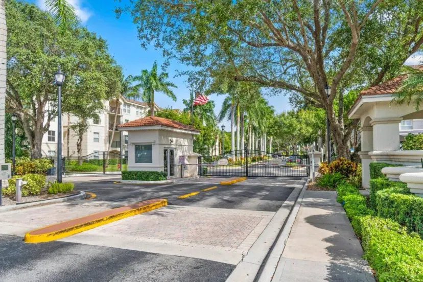 Picture of 2205 Tuscany Way 2205, Boynton Beach FL 33435
