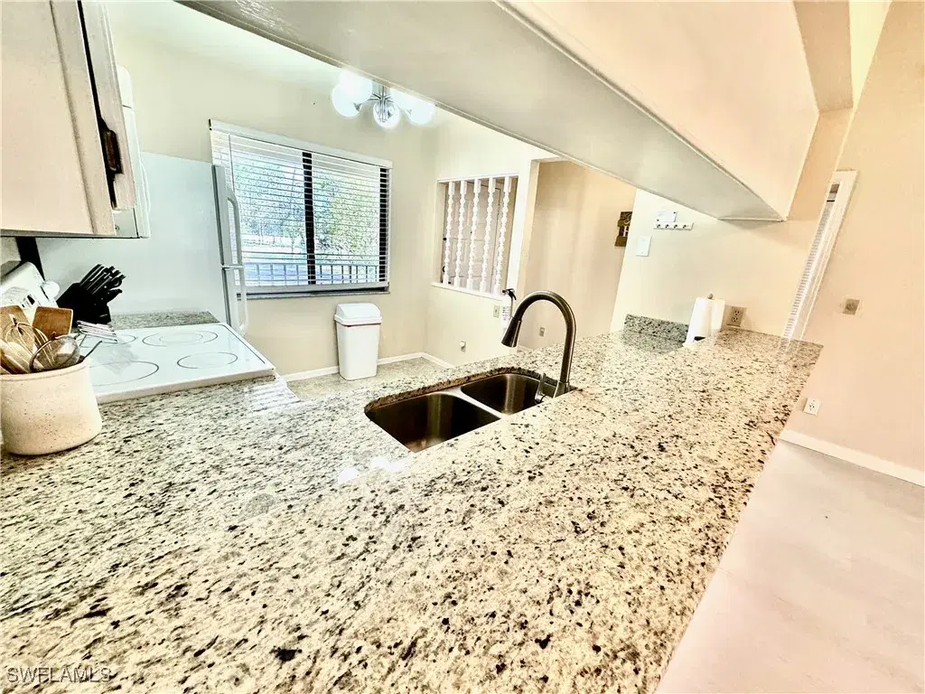 Picture of 5825 Rattlesnake Hammock Rd 201, Naples, FL 34113