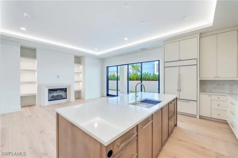 Picture of 82 9Th St S 205, Naples FL 34102