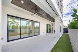Picture of 82 9Th St S 205, Naples, FL 34102