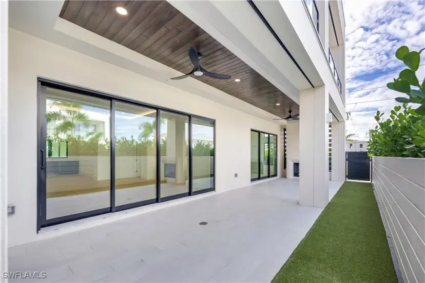 Picture of 82 9Th St S 205, Naples FL 34102