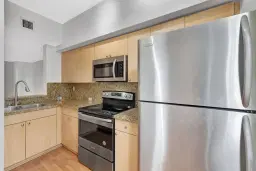 Picture of 2911 NE 185Th Street 2103, Aventura, FL 33180