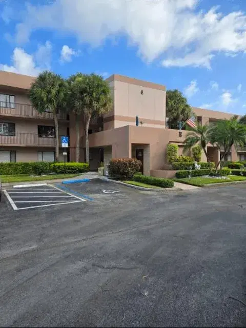 Picture of 7442 Ashmont Cir 203, Tamarac, FL 33321