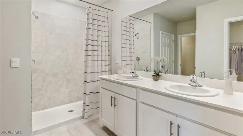 Picture of 1046 NE 2Nd Ter, Cape Coral FL 33993