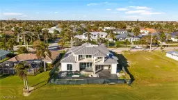Picture of 570 Harbour Dr, Naples, FL 34103