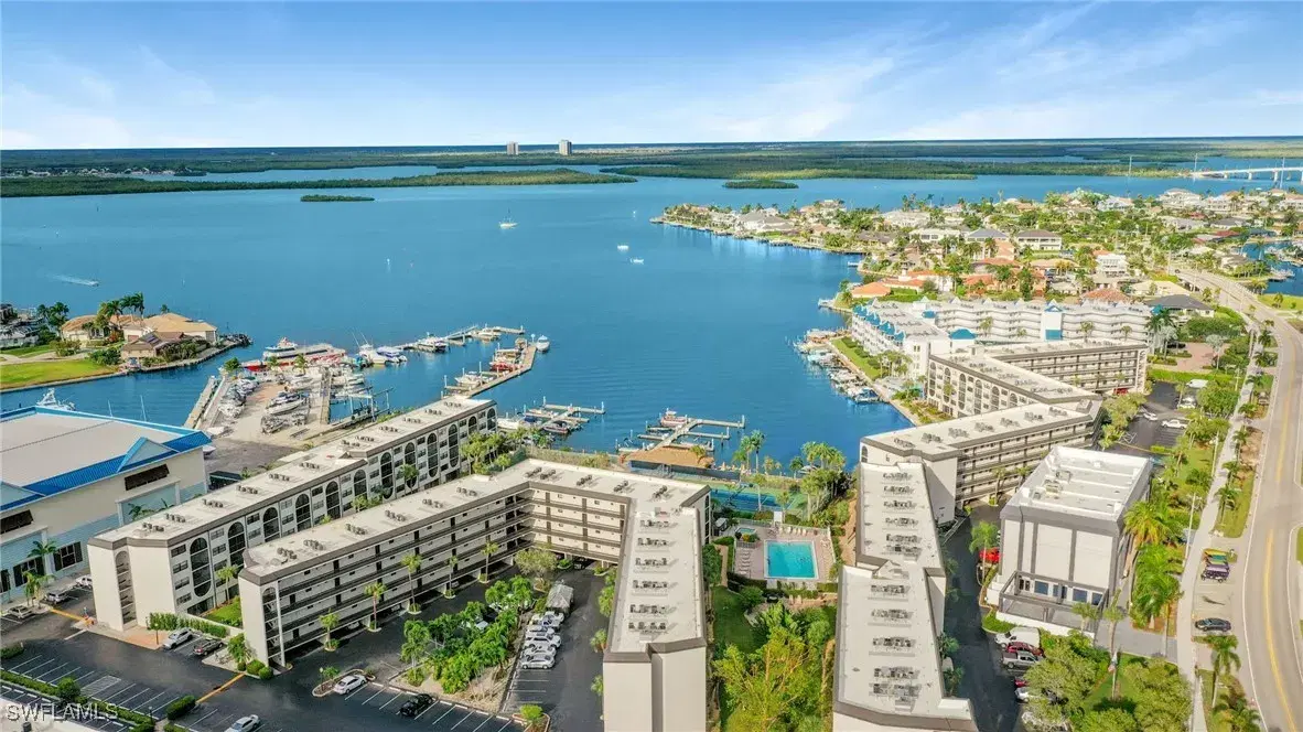 Picture of 1007 Anglers Cv J204, Marco Island, FL 34145