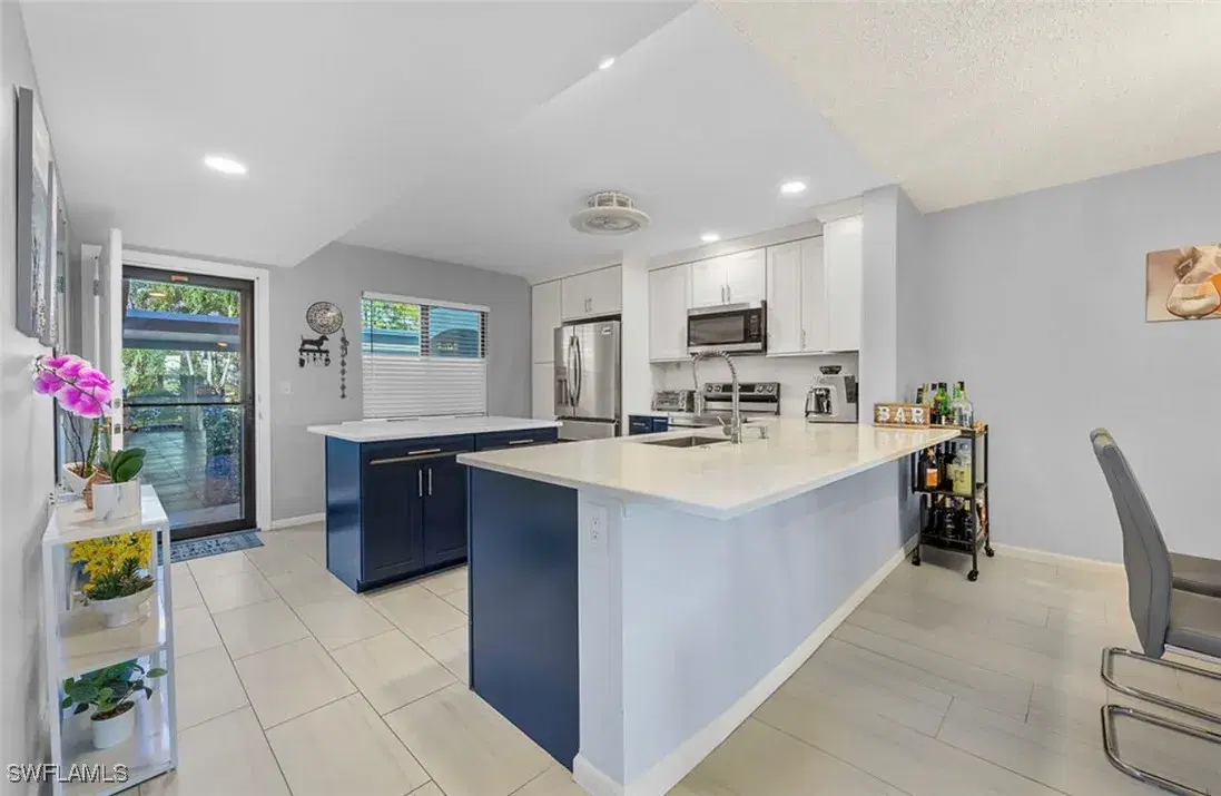 Picture of 5733 Deauville Cir G102, Naples, FL 34112