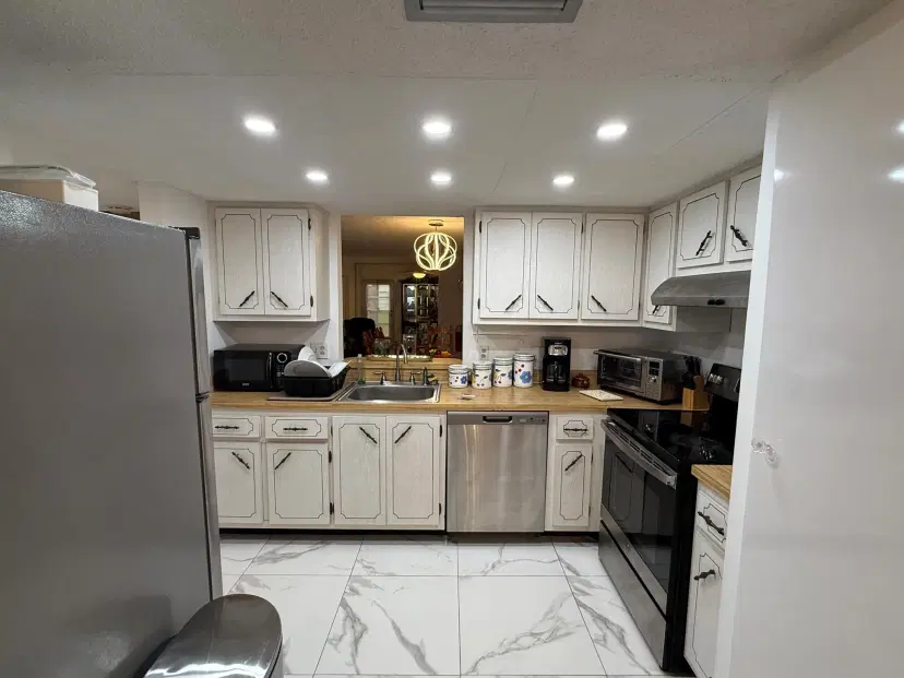 Picture of 8 Willowbrook Lane 106, Delray Beach FL 33446