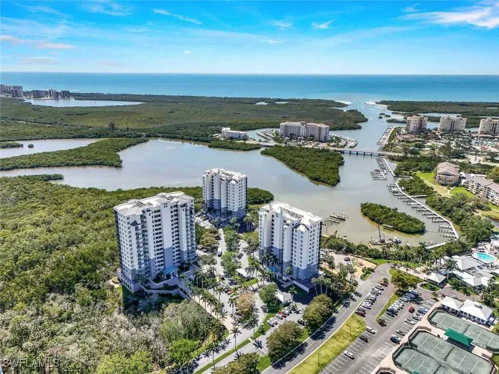 Picture of 425 Cove Tower Dr 1003, Naples, FL 34110