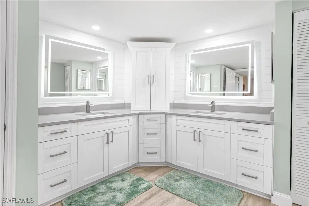Picture of 21 Bluebill Ave B-303, Naples, FL 34108