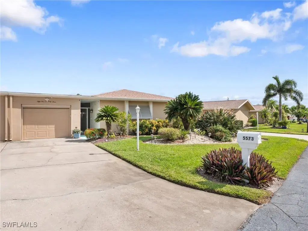 Picture of 5573 Trellis Ln, Fort Myers, FL 33919