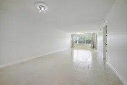 Picture of 4712 Lucerne Lakes Boulevard 102, Lake Worth, FL 33467