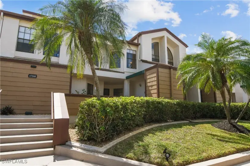 Picture of 17260 Eagle Trce 10, Fort Myers FL 33908
