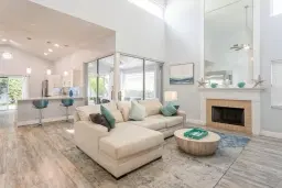 Picture of 10 Hampton Court, Palm Beach Gardens, FL 33418