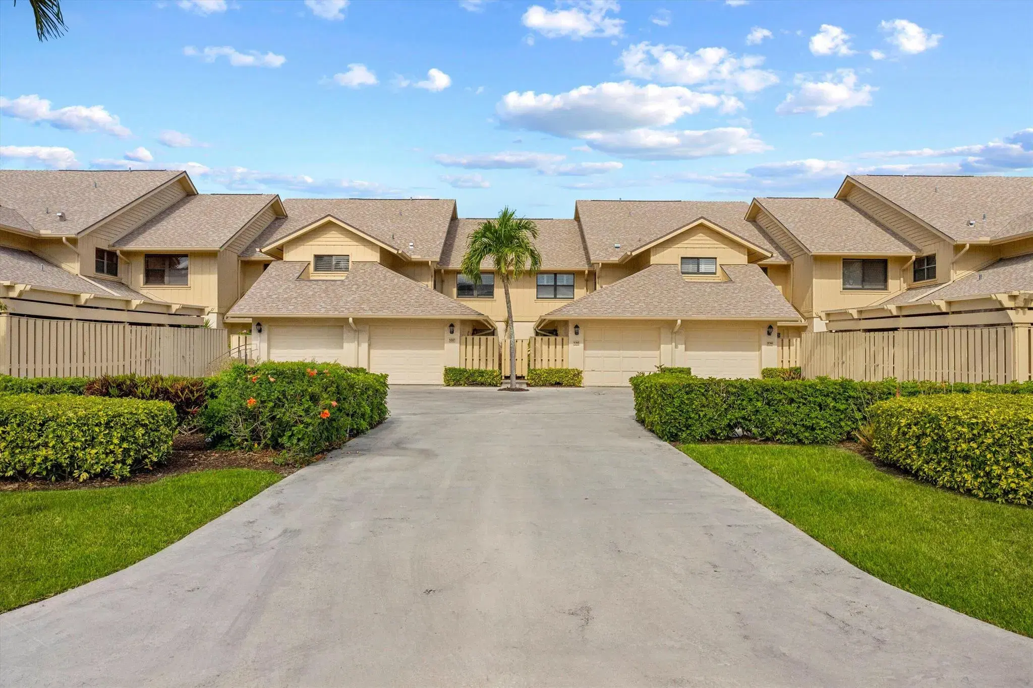 Picture of 16997 Waterbend Drive 136, Jupiter, FL 33477