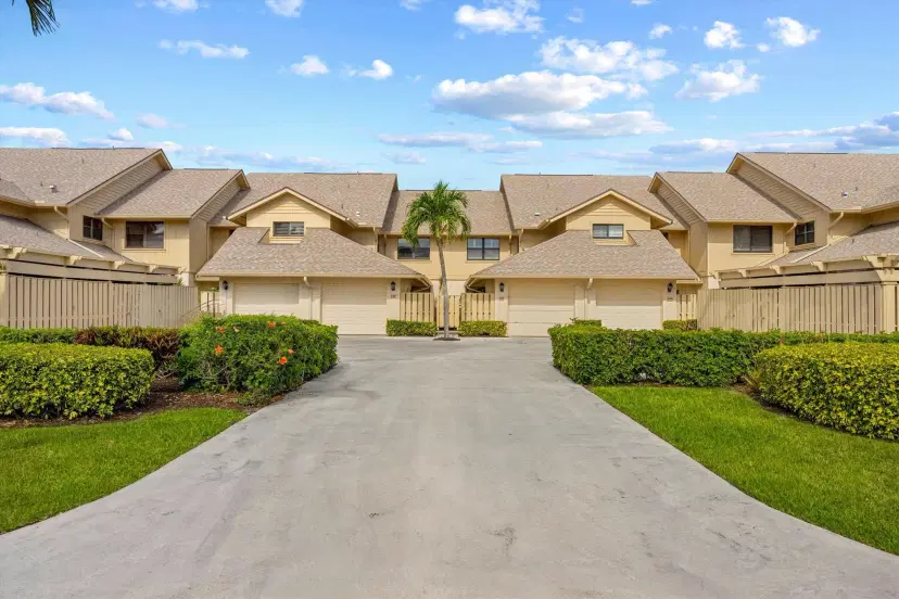 Picture of 16997 Waterbend Drive 136, Jupiter FL 33477