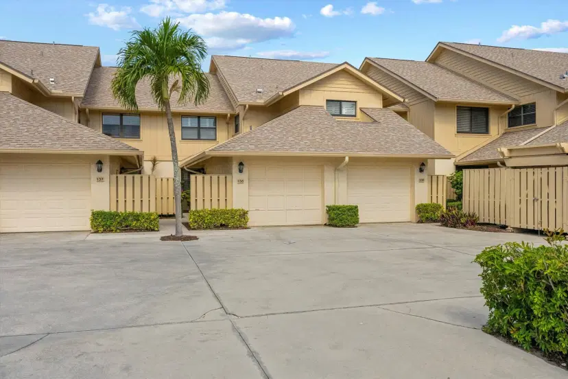 Picture of 16997 Waterbend Drive 136, Jupiter FL 33477