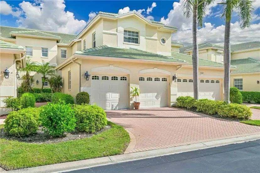 Picture of 604 Vintage Reserve Ln 23-B, Naples FL 34119