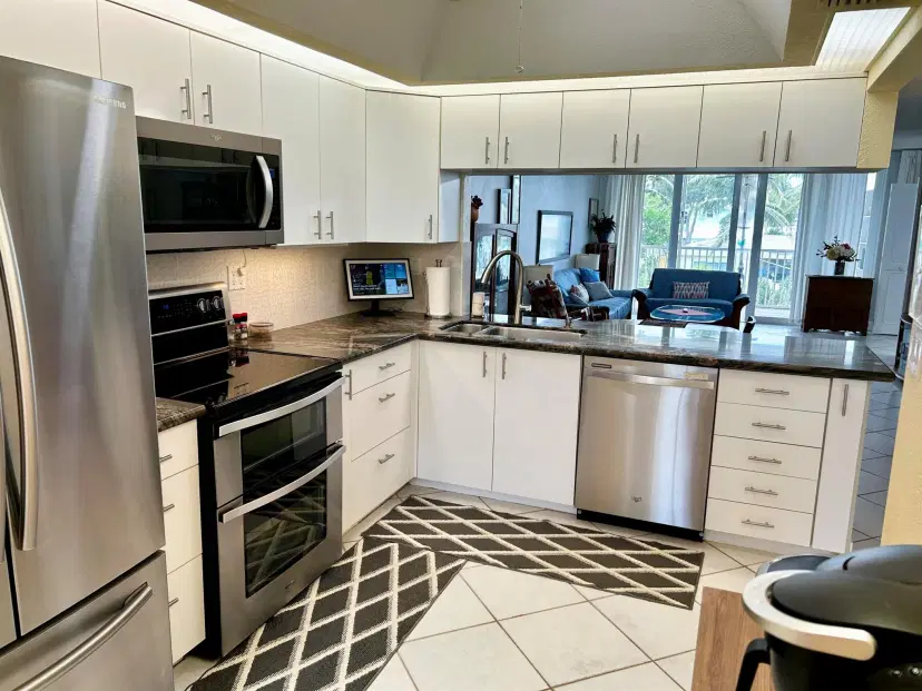 Picture of 3165 NE 48Th Court 211, Lighthouse Point FL 33064