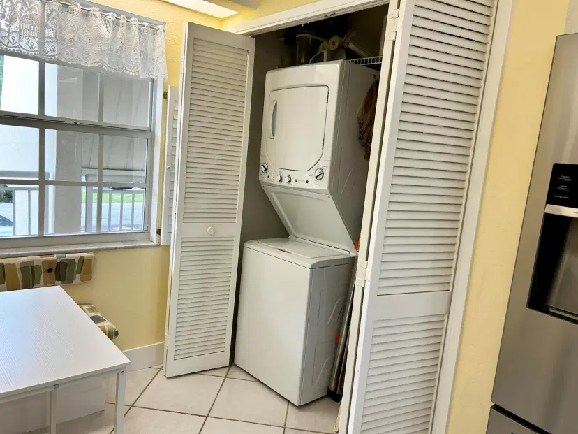 Picture of 3165 NE 48Th Court 211, Lighthouse Point FL 33064