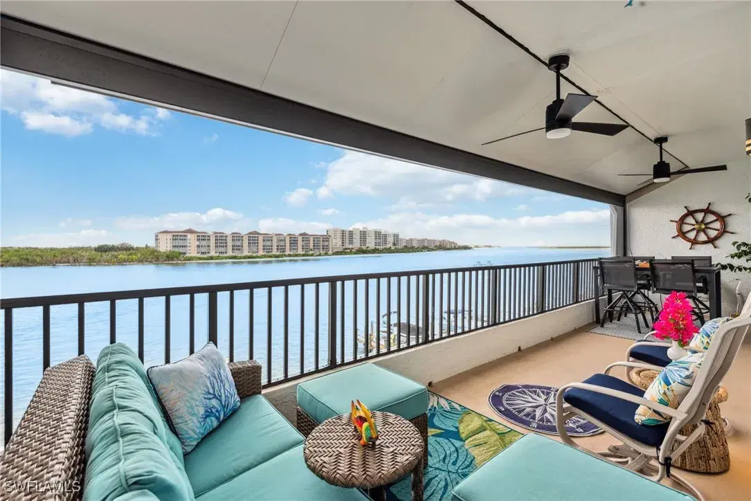 Picture of 232 La Peninsula Blvd 232, Naples, FL 34113