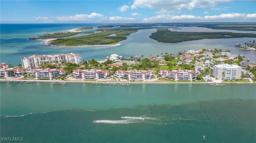 Picture of 232 La Peninsula Blvd 232, Naples FL 34113