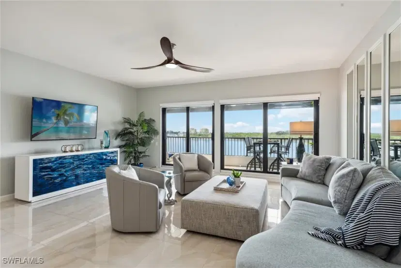 Picture of 232 La Peninsula Blvd 232, Naples FL 34113