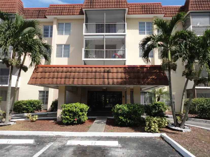 Picture of 4170 Inverrary Dr 301, Lauderhill FL 33319