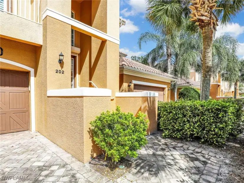 Picture of 10370 Glastonbury Cir 202, Fort Myers FL 33913