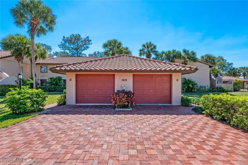 Picture of 3219 Horse Carriage Way 11, Naples FL 34105