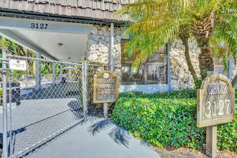 Picture of 3125 Oakland Shores Dr B202, Oakland Park FL 33309