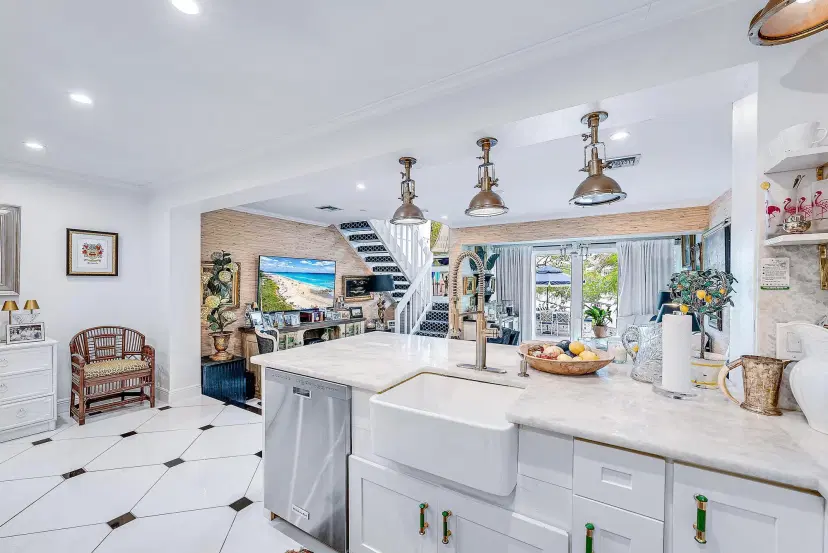 Picture of 3543 S Ocean Boulevard 107, South Palm Beach FL 33480