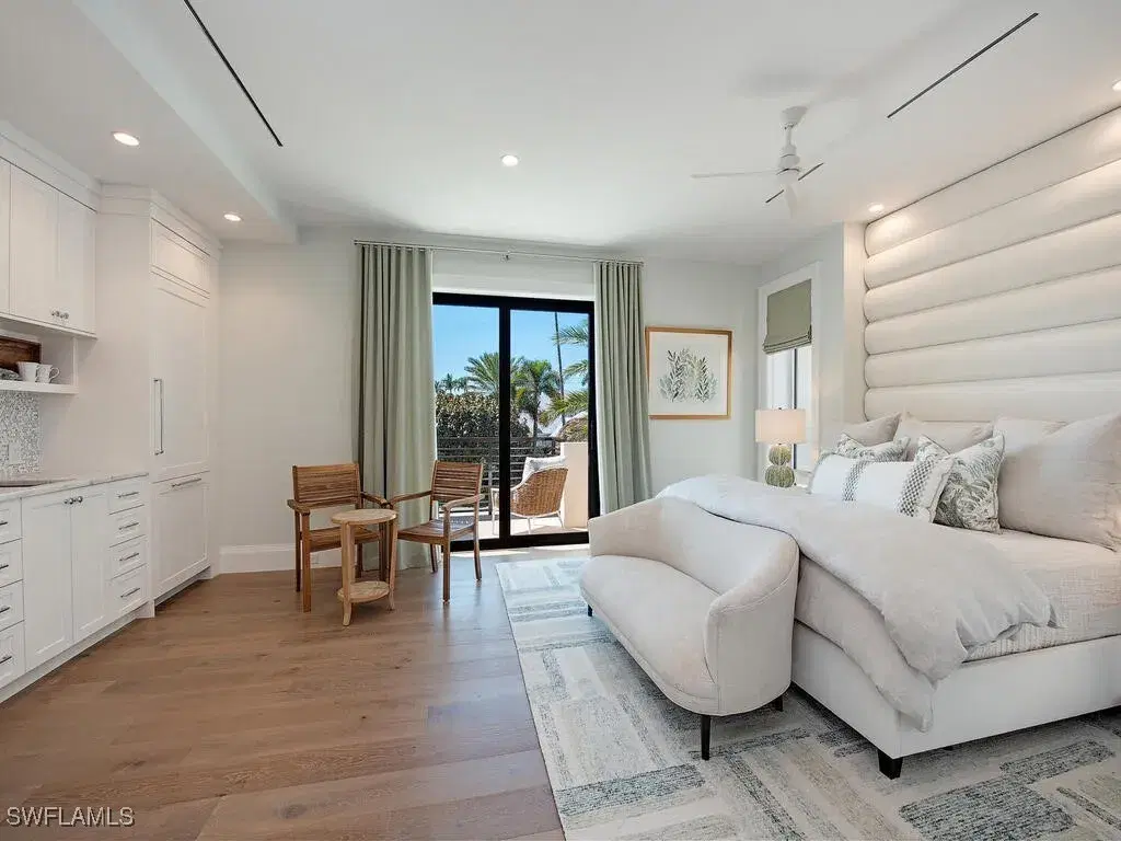 Picture of 3163 Gin Ln, Naples, FL 34102