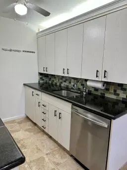 Picture of 1021 Guildford B 1021, Boca Raton, FL 33434