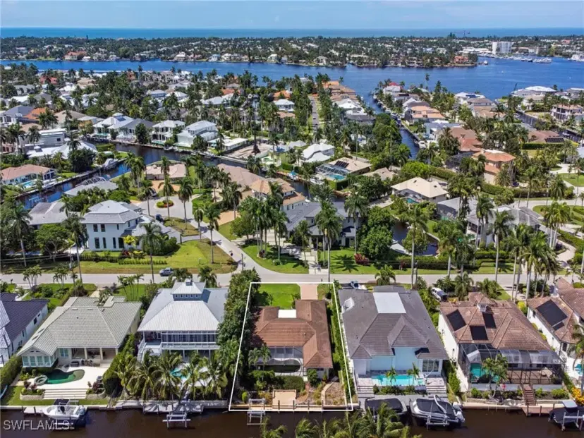 Picture of 1893 Snook Dr, Naples FL 34102