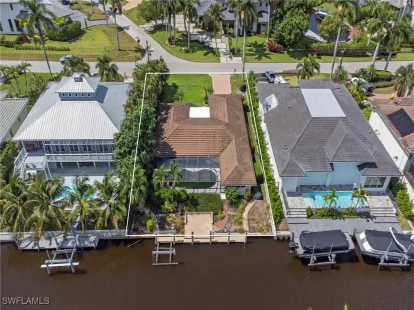 Picture of 1893 Snook Dr, Naples FL 34102