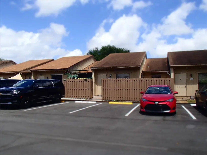 Picture of 8113 SW 24Th St 8113, Davie FL 33324