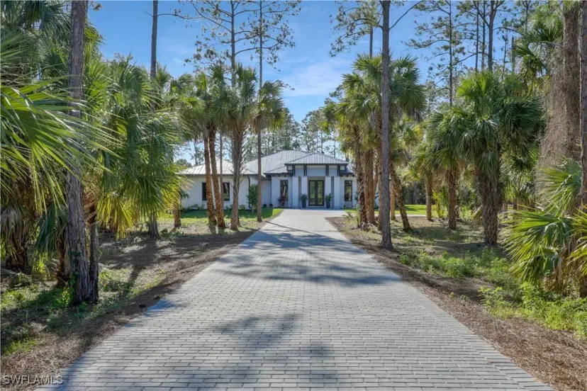 Picture of 933 11Th St Sw, Naples FL 34117